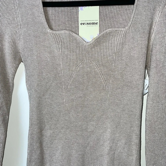 WOMEN’S EE:SOME LONG SLLEVE TOP RIBBED MATERIAL SIZE LARGE BEIGE IN COLOR - Picture 2 of 5
